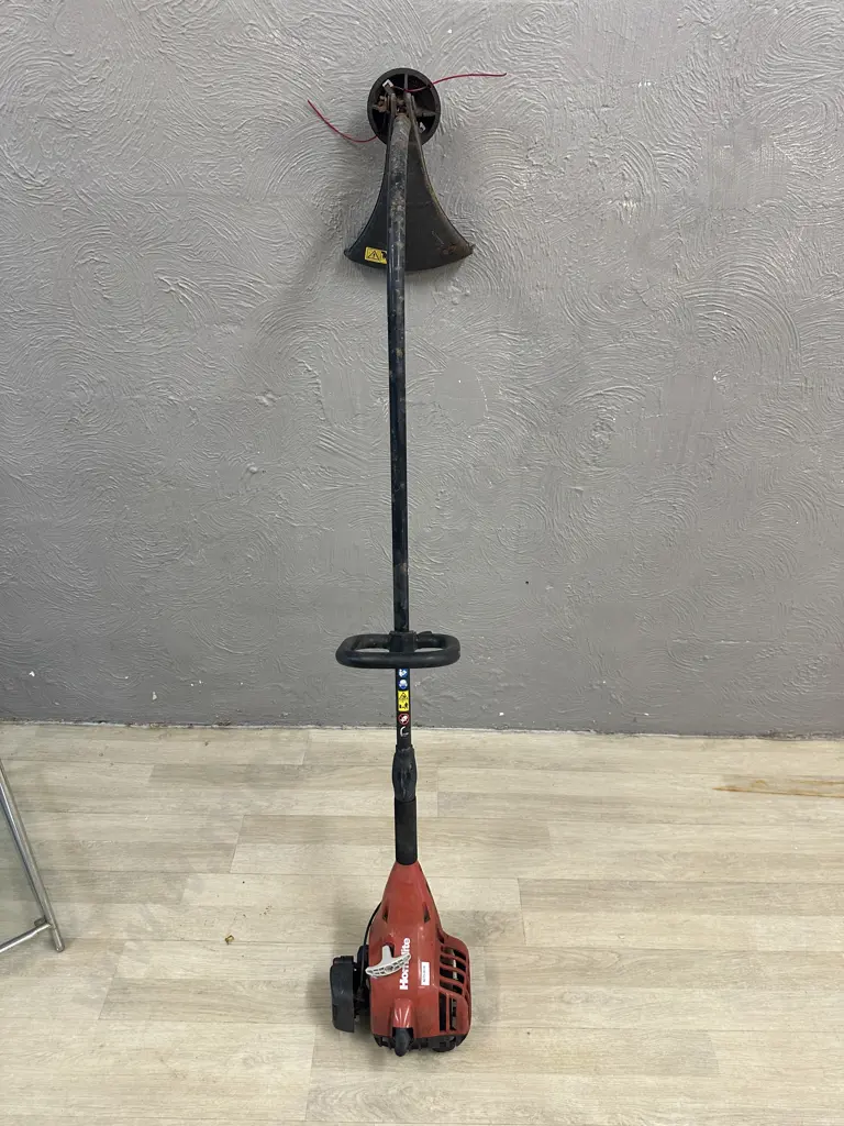 Homelite Petrol Line Trimmer Image 1++