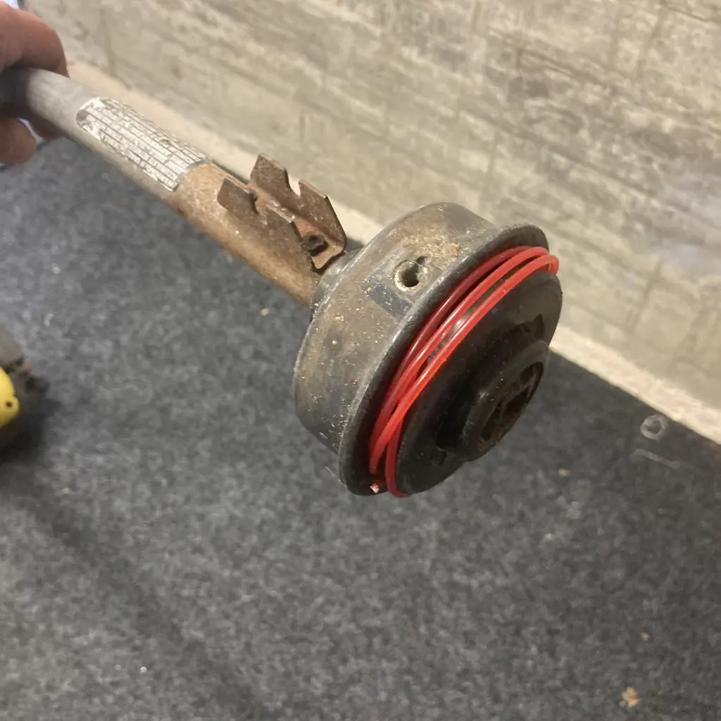 McCulloch Mac2816 Petrol Line Trimmer Image 1++