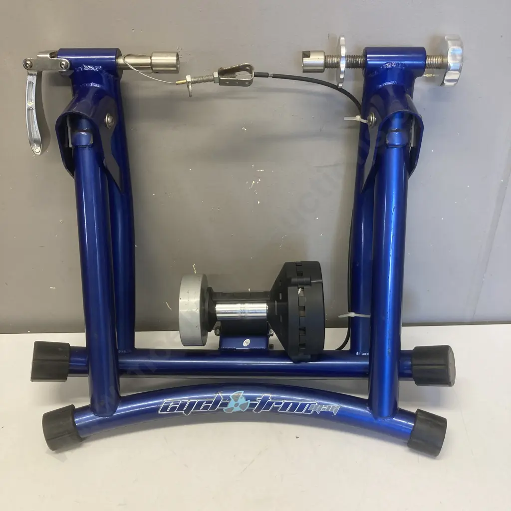 Giant Cycle-Tron Mag Cycle Trainer Image 1++
