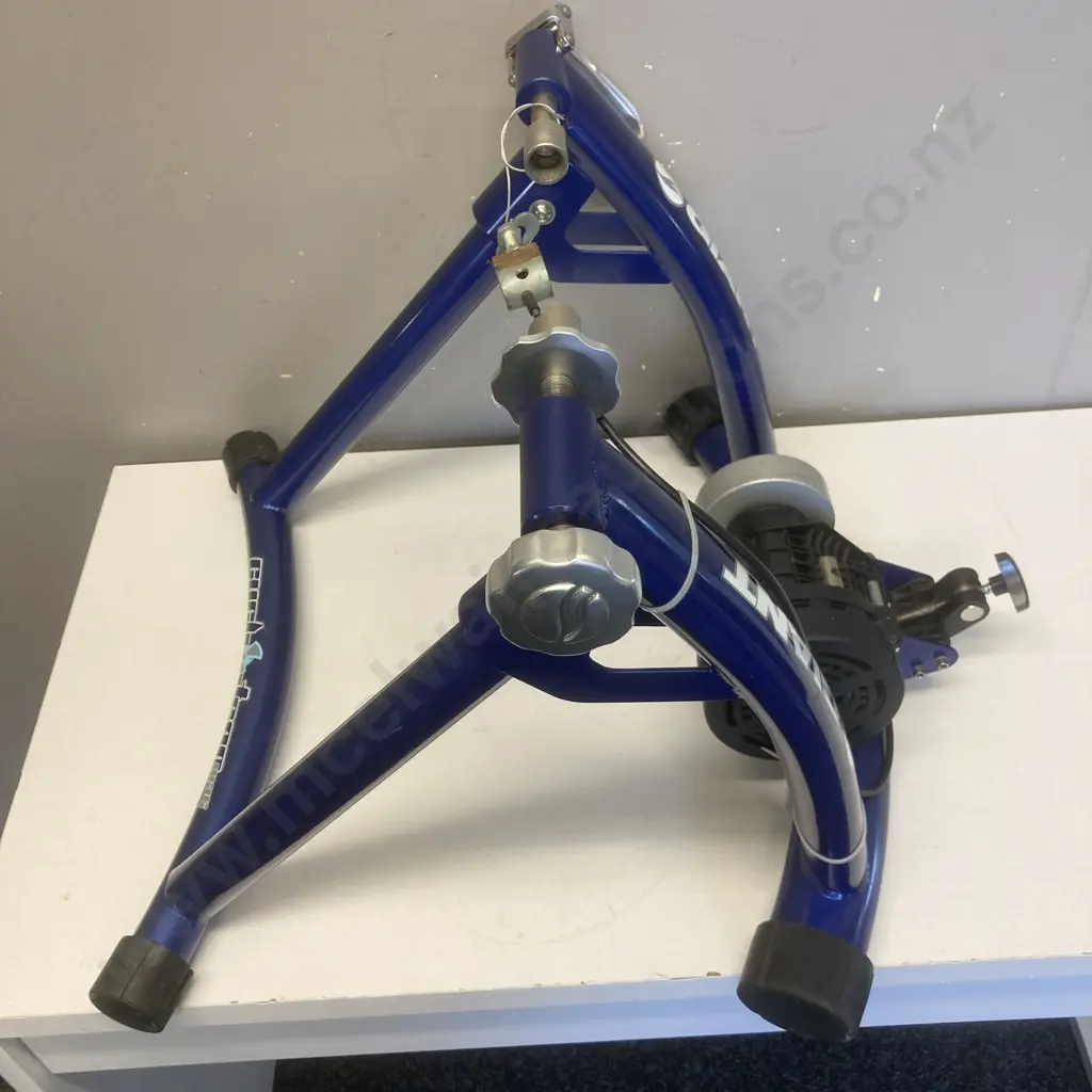 Giant Cycle-Tron Mag Cycle Trainer Image 1++