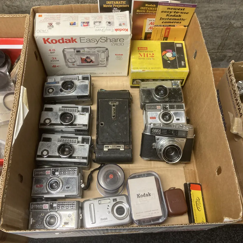 Box Lot Camera Gear - Assorted Kodak Image 1++