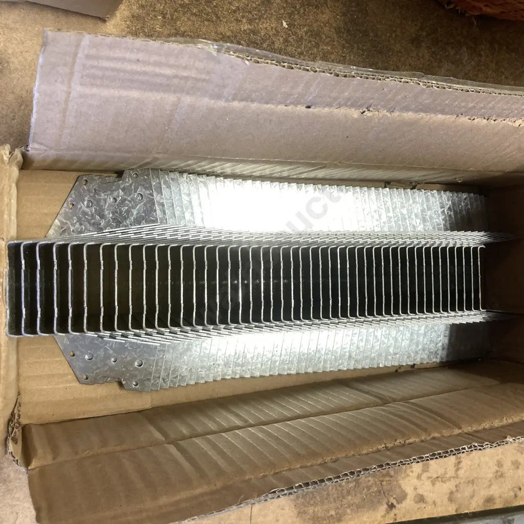 Tomahawk Fixing Systems Joist Hangers - Box of 45 (To Suit 45 x 90mm Timber) Image 1++