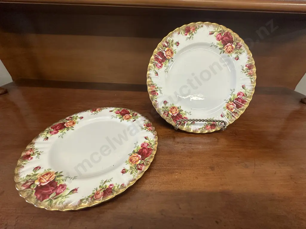 Royal Albert Old Country Roses Dinner Plates x2 Dia21cm. Image 1++