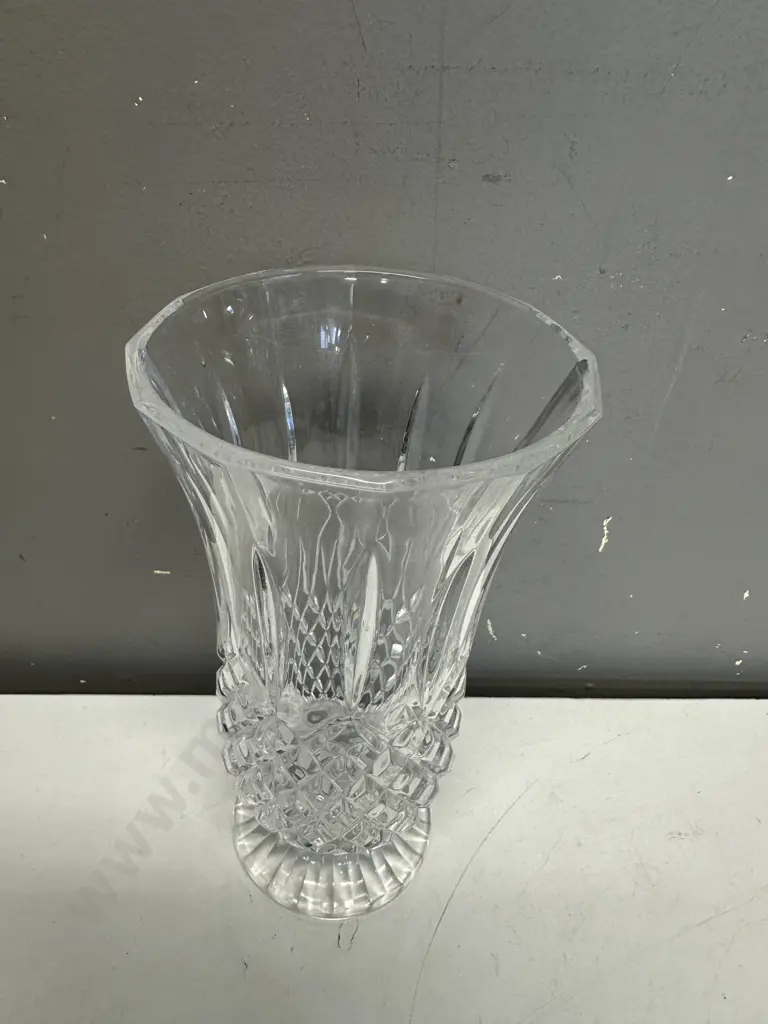 Vintage Footed Cut Glass Vase H25cm.  Image 1++