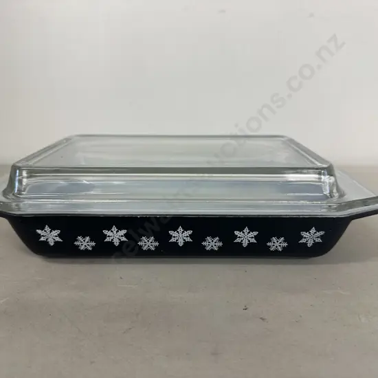 Vintage Pyrex Snowflake Black Lidded Shallow Dish 