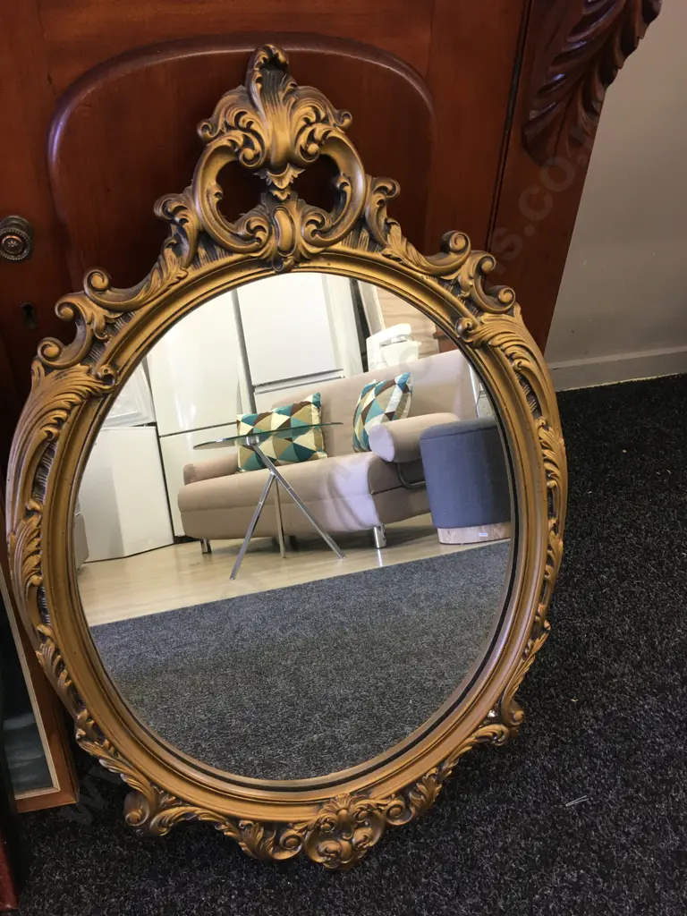 Ornate Gilt Oval Mirror H73,W70cm. Image 1++