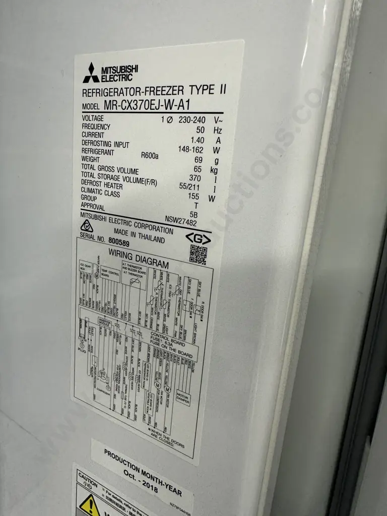 Mitsubishi Refrigerator - Freezer 370 Litre With Icemaker, Model MR-CX37EJ-W-A Image 1++
