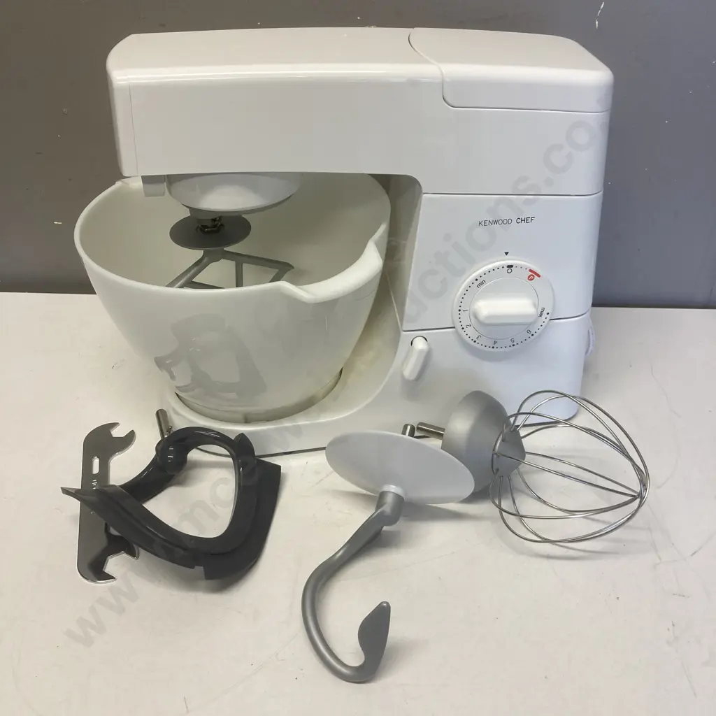 Kenwood Chef Classic KM330 (Stand Mixer) Unused Image 1++