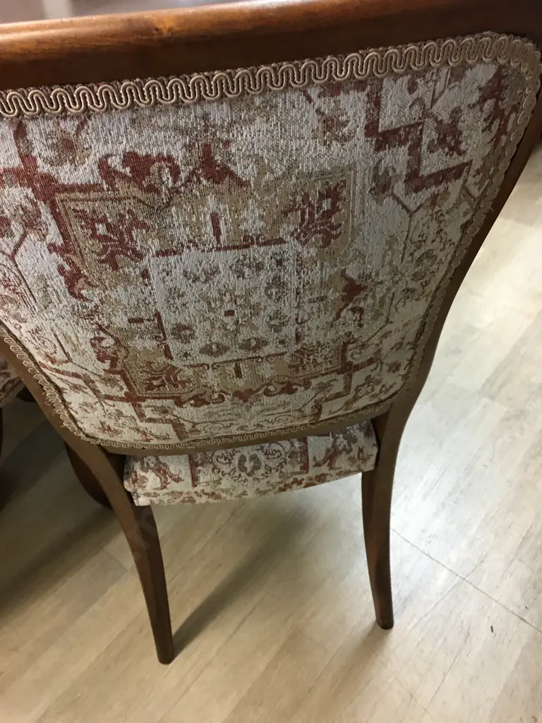 Mahogany Round Extn Table,117cm, Rope Edge, Brass Claw Feet, 6 x Chairs With Burgundy/Cream Fabric & Braiding Image 1++