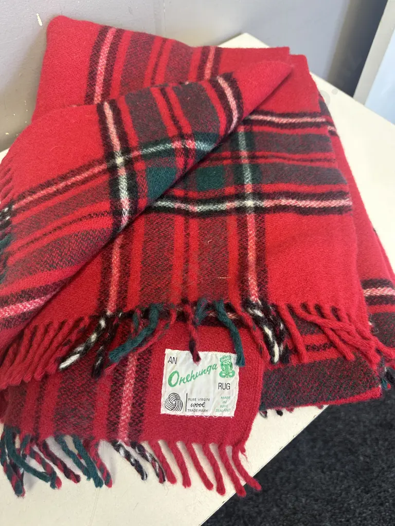 Onehunga Pure Virgin Wool Travel Rug - Red & Green Image 1++
