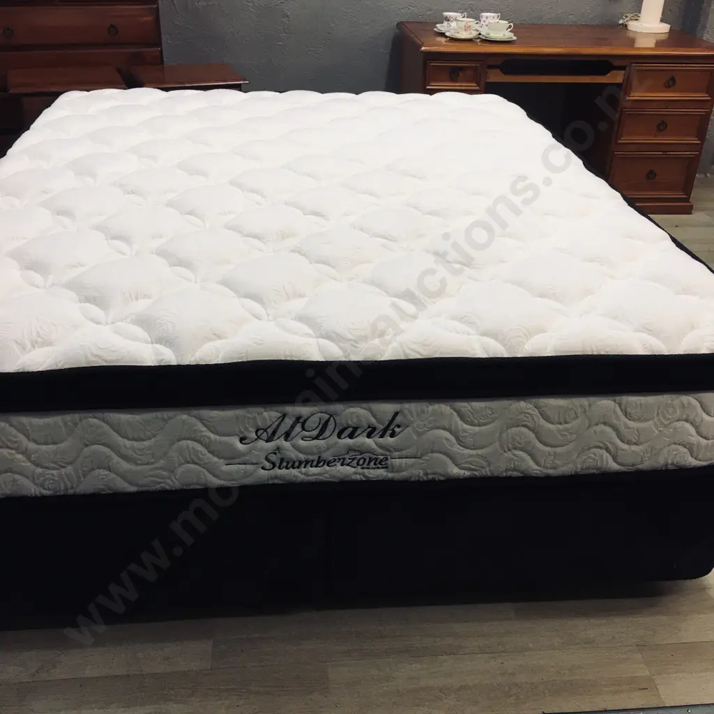 Slumberzone AtDark  King Size Bed, Split Base Image 1++