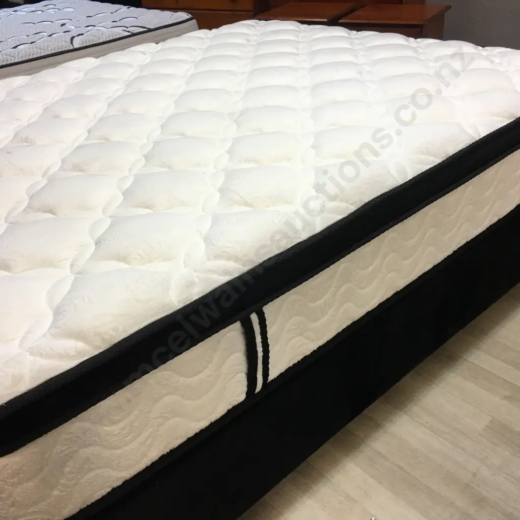 Slumberzone AtDark  King Size Bed, Split Base Image 1++