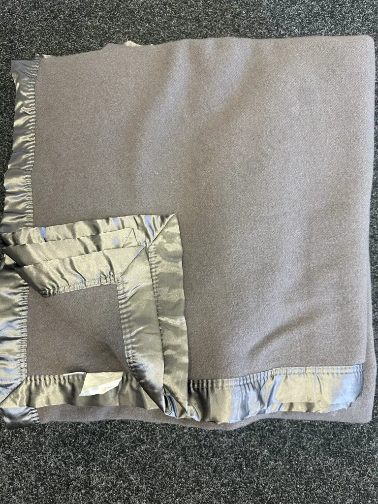 Pair of Woollen Double Blankets - Grey With Satin Edge Image 1++