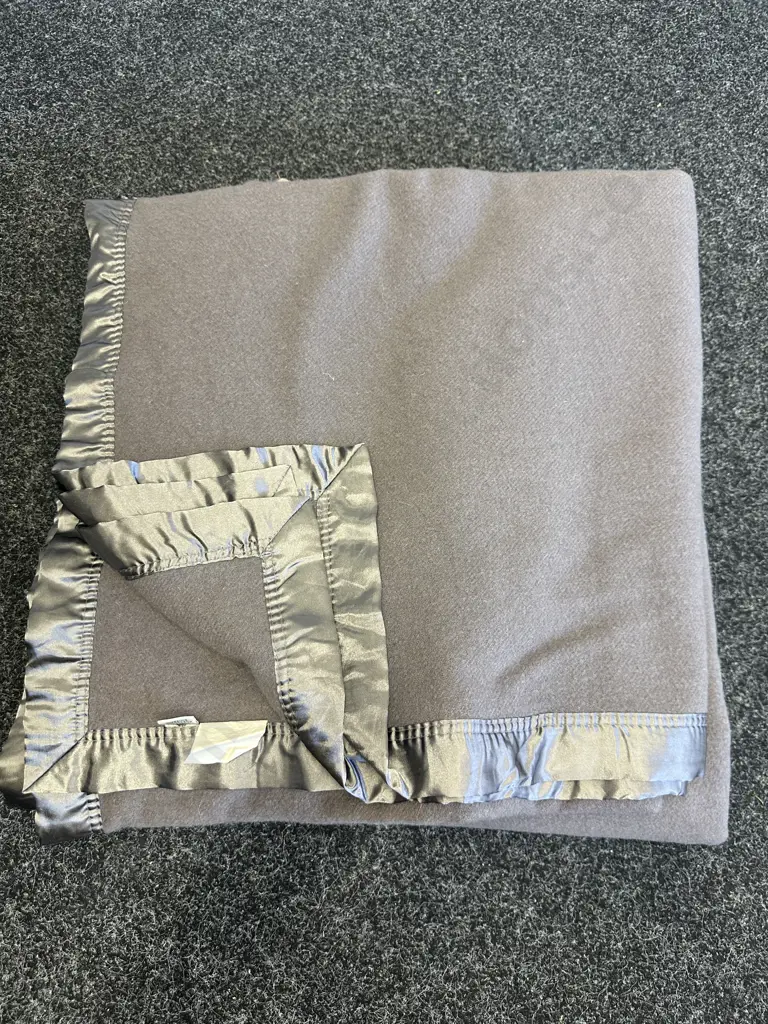 Pair of Woollen Double Blankets - Grey With Satin Edge Image 1++