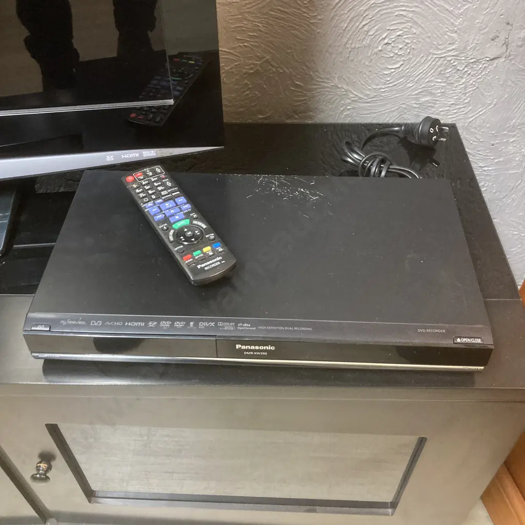 Panasonic Viera 37" TV Model TX-37LZ800A & DMR-XW390 500GB HDD DVD HD Freeview Recorder Twin Tuner & Remote Control Image 1++