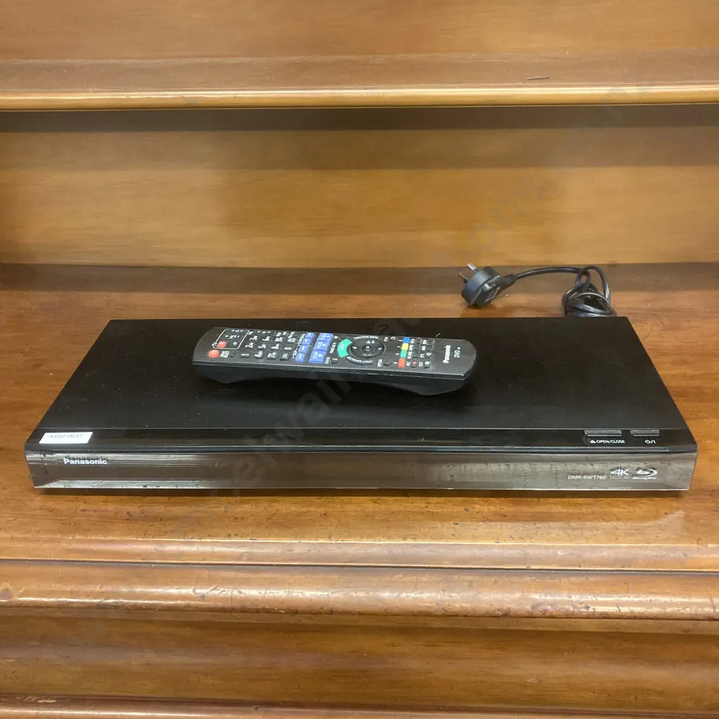 Panasonic DMR-BWT 760 Blu-Ray Disc Recorder With Remote Contrtol Image 1++
