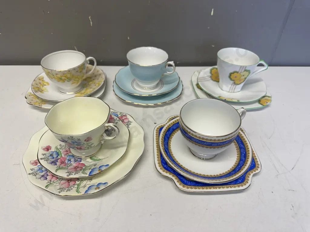 Selection of Vintage Trios x 5 Including Foley, Bell, Royal Vale Image 1++