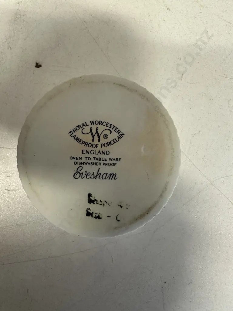 Set Of Six Royal Worcester Evesham Gold Edge Ramekins Blackberry & Leaf Image 1++