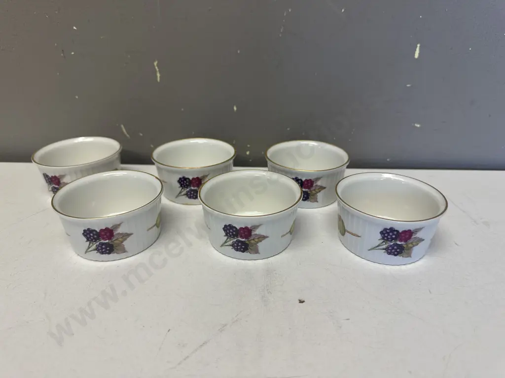 Set Of Six Royal Worcester Evesham Gold Edge Ramekins Blackberry & Leaf Image 1++