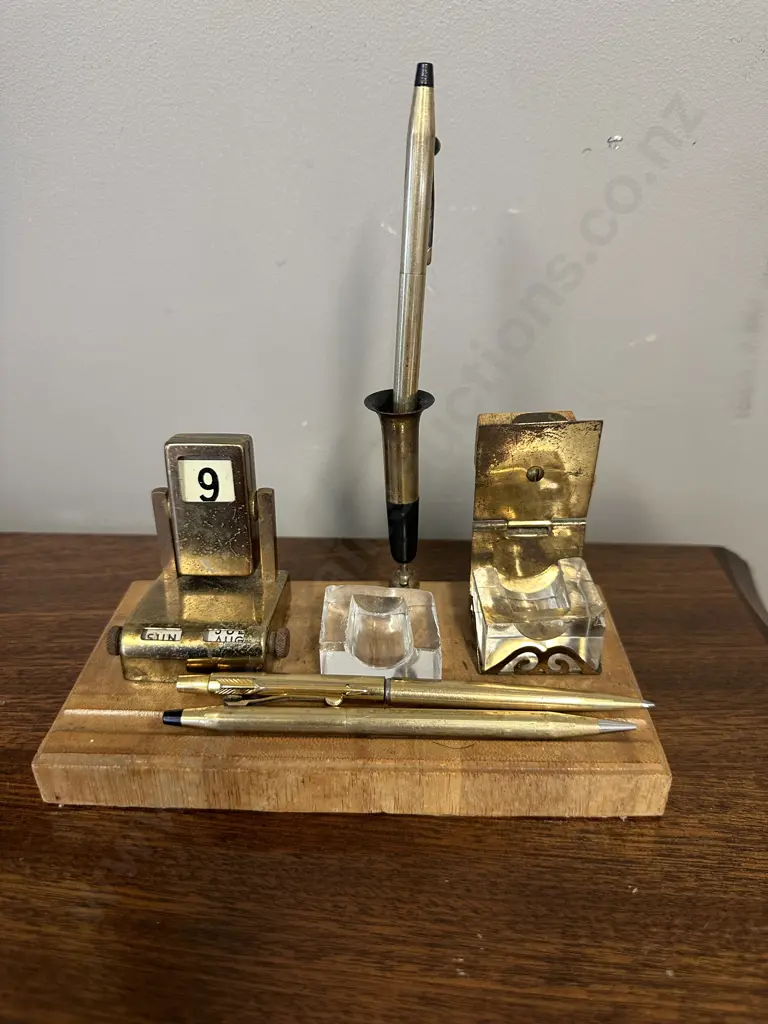 Vintage 1950s Flip Perpetual Calendar Desk Writing Set Image 1++