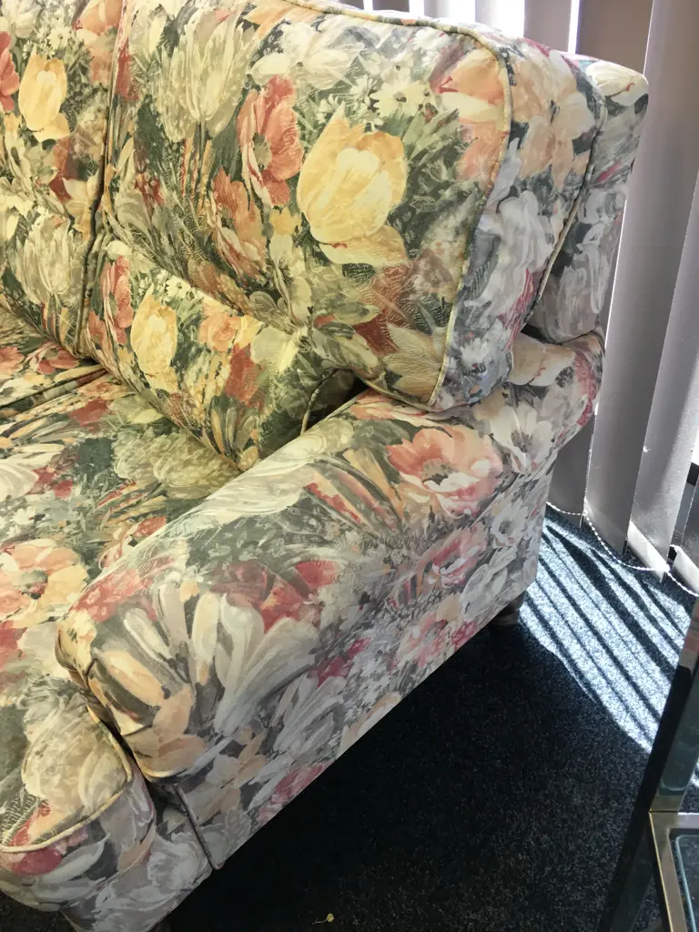 Three Seater Sofa, Pastel Floral Patterned Fabric, Rolled Arms, Turned Wooden Feet. L205cm Image 1++
