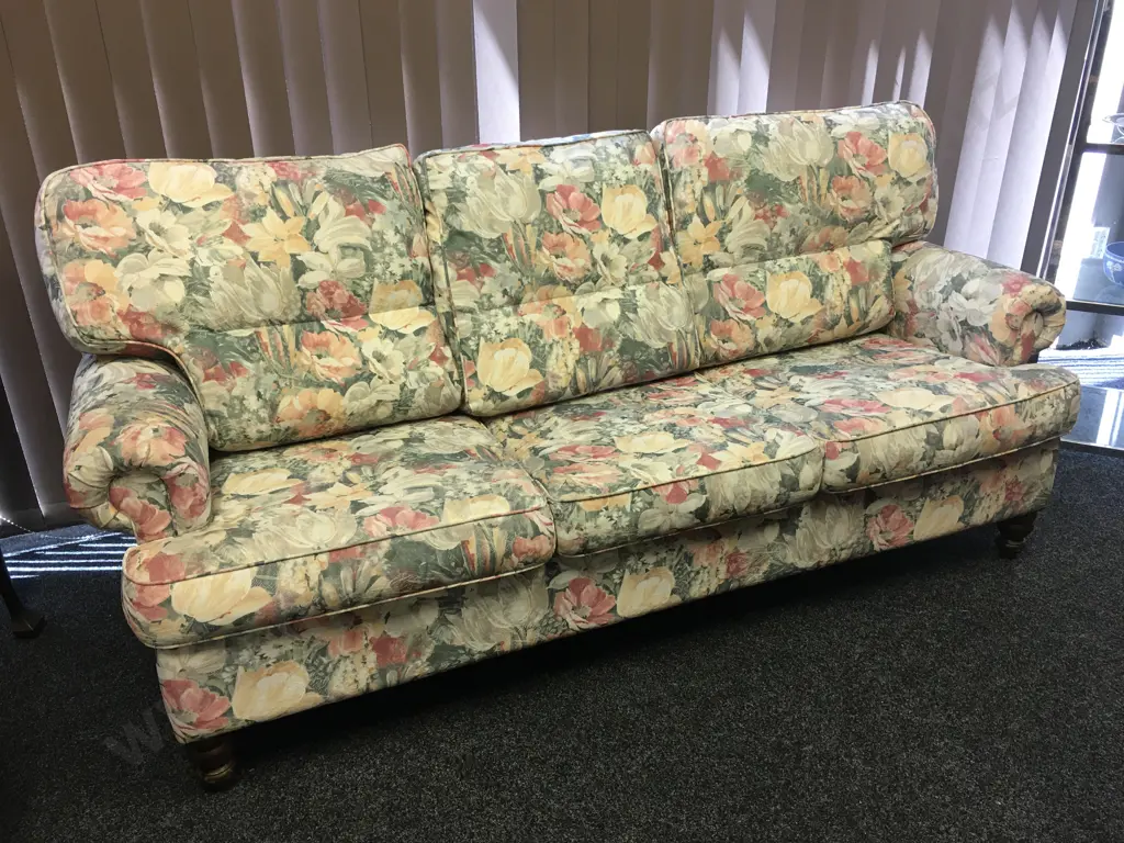 Three Seater Sofa, Pastel Floral Patterned Fabric, Rolled Arms, Turned Wooden Feet. L205cm Image 1++