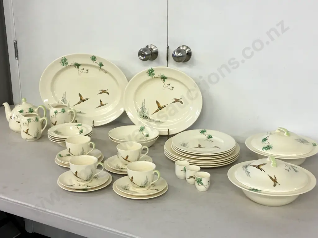 Royal Doulton 'The Coppice' Dinner Ware D5803 Image 1++