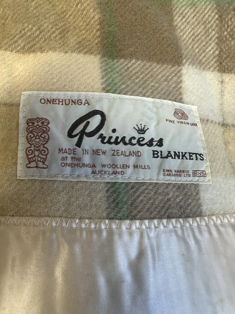 Pair of Single Woollen Blankets Onehunga Princess Tan / Brown & Green With Satin Trim Image 1++