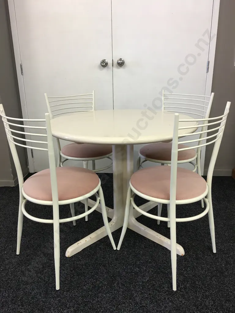 White Lacquered Round Table 72 x 90cm With 4 White Metal Chairs Image 1++