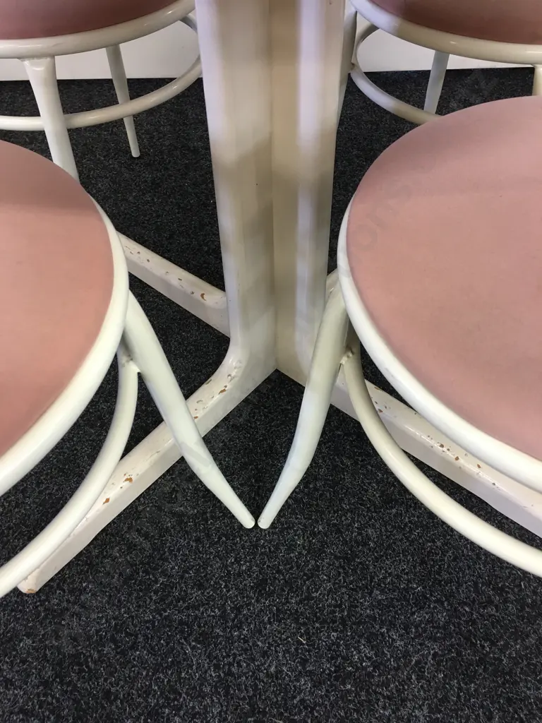 White Lacquered Round Table 72 x 90cm With 4 White Metal Chairs Image 1++