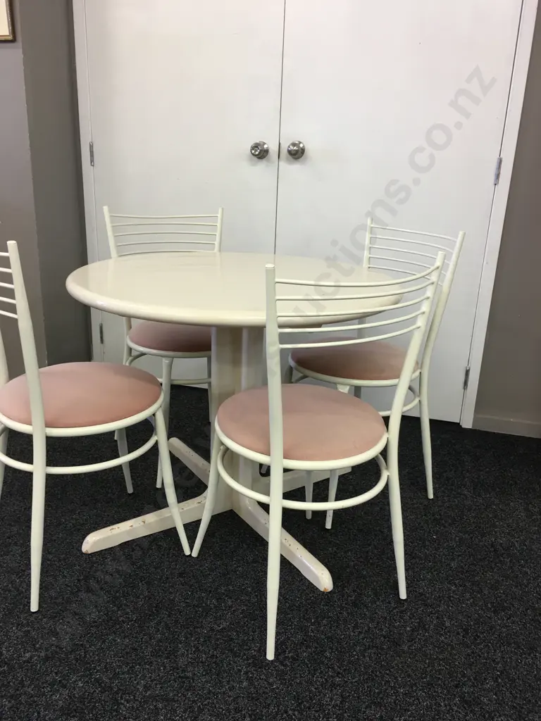 White Lacquered Round Table 72 x 90cm With 4 White Metal Chairs Image 1++