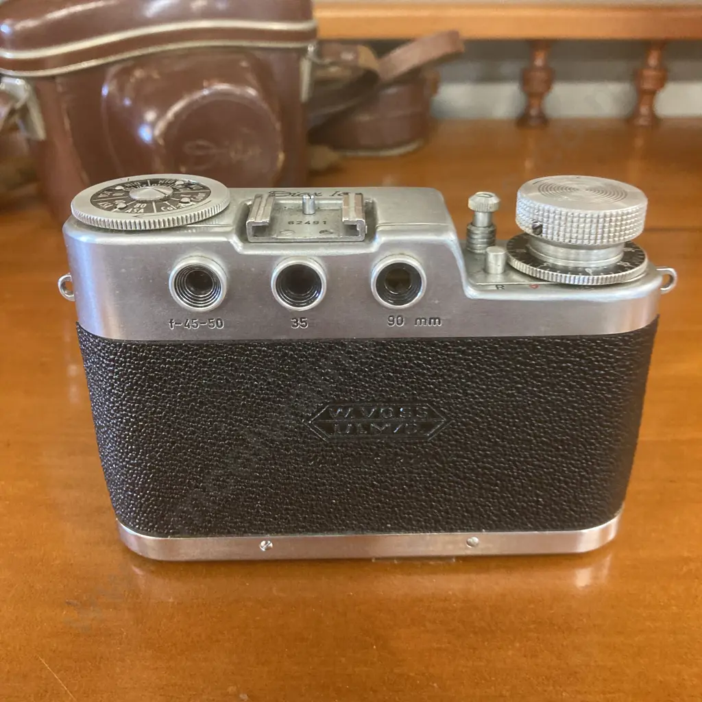 1940s Voss Diax Ia Viewfinder Camera With a Rare Schneider Xenon 50mm lens f2 & Leather Case Image 1++