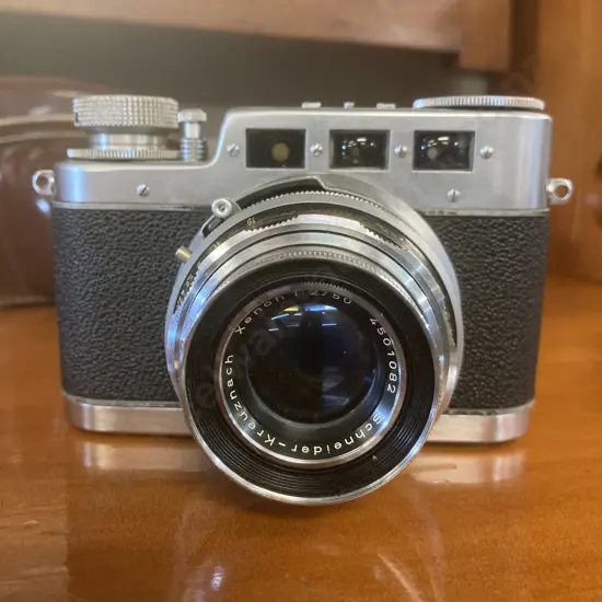 1940s Voss Diax Ia Viewfinder Camera With a Rare Schneider Xenon 50mm lens f2 & Leather Case