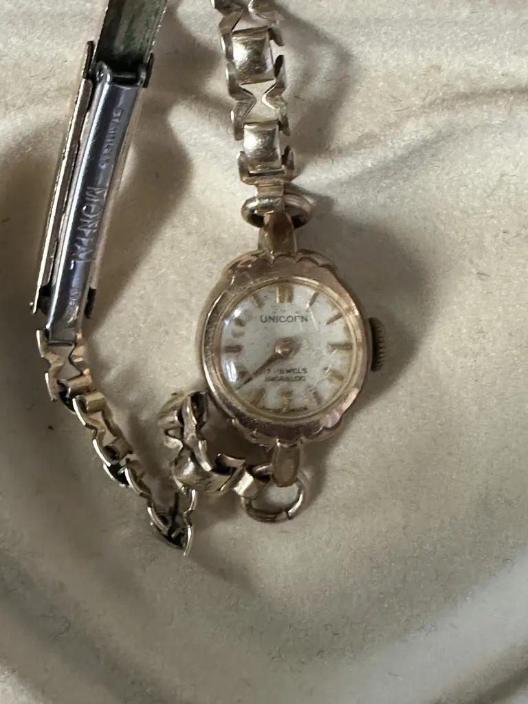 Vintage Ladies Unicorn Watch Stamped 17 Jewels  Image 1++