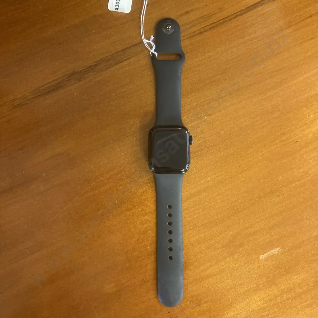 Black Apple Watch SE 40mm GPS LTE WR-50 Image 1++