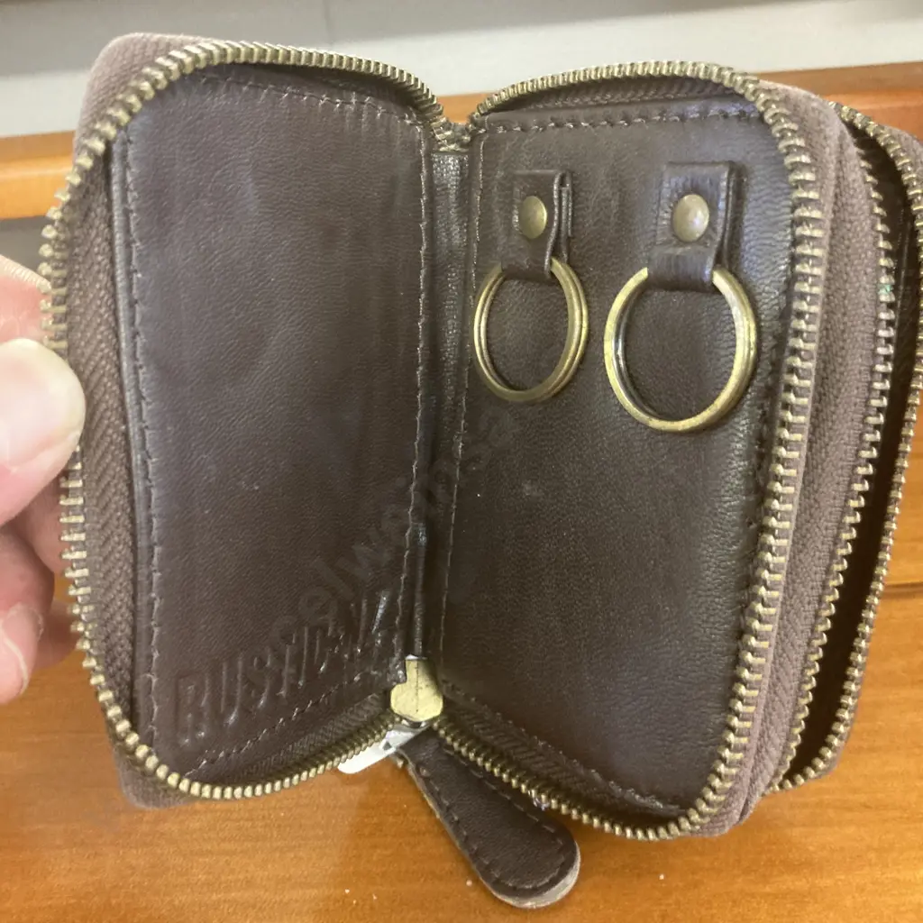 Rustic NZ Hide Ladies Wallet & Assorted Jewellery Image 1++