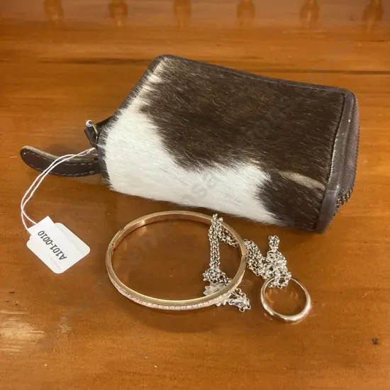 Rustic NZ Hide Ladies Wallet & Assorted Jewellery