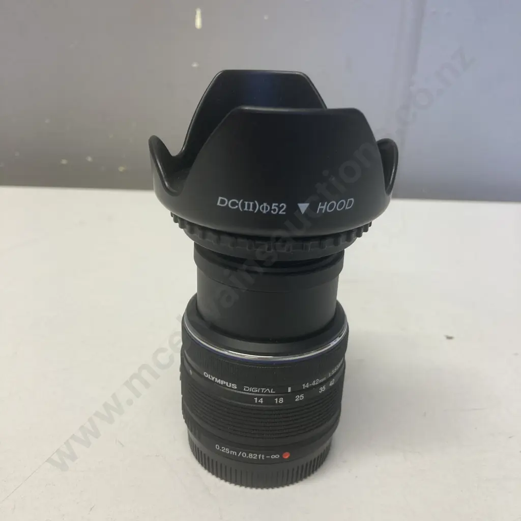 Olympus M.Zuiko 14-42mm f/3.5-5.6 II R Digital Lens Black MSC With Hood Image 1++