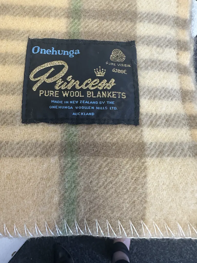 Pair of Single Woollen Blankets Onehunga Princess Tan / Brown & Green Image 1++