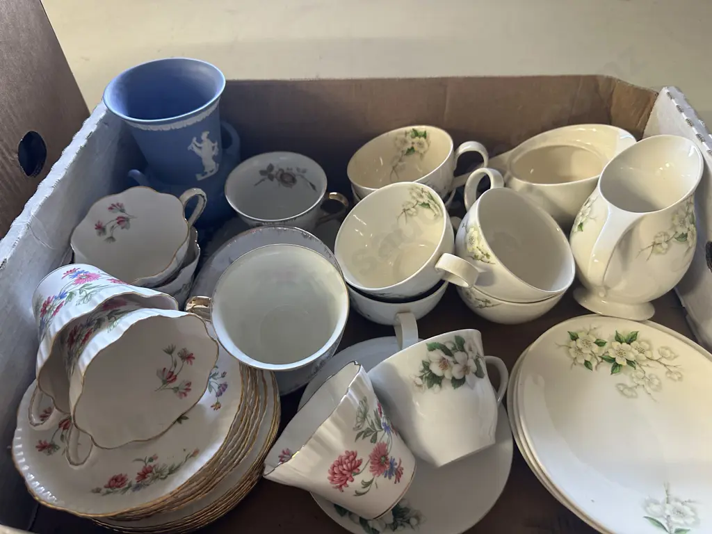Selection Of China Items Including Clarice Cliff Salisbury Etc Image 1++