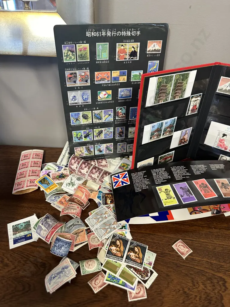 Selection Of Stamps Including Souviner Pack Etc Image 1++