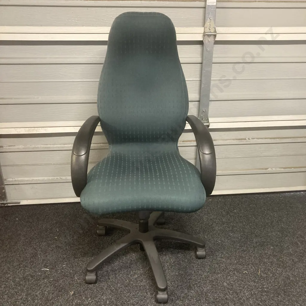 EOS 2 Lever Highback Armed Office Chair, Green Fabric Image 1++
