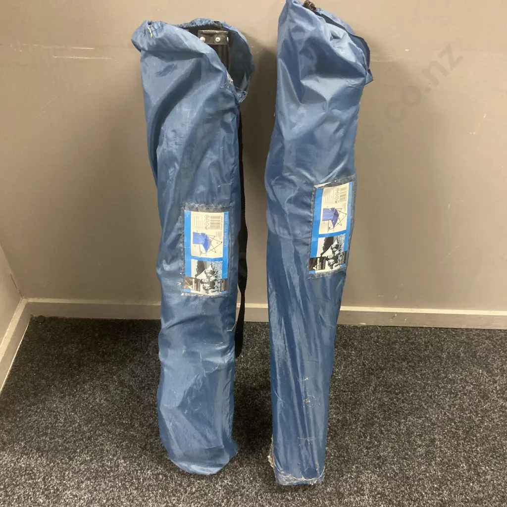 Pair of Navigator South Action Chairs Image 1++