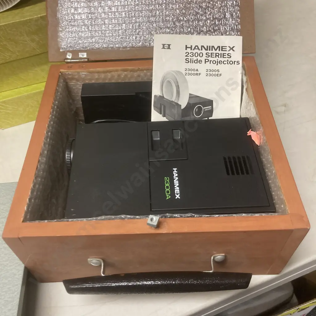 Hanimex 2300A Slide Projector, 3 Drums, Eumig Mark 600D Projector, Leinwald Projector Screen Image 1++