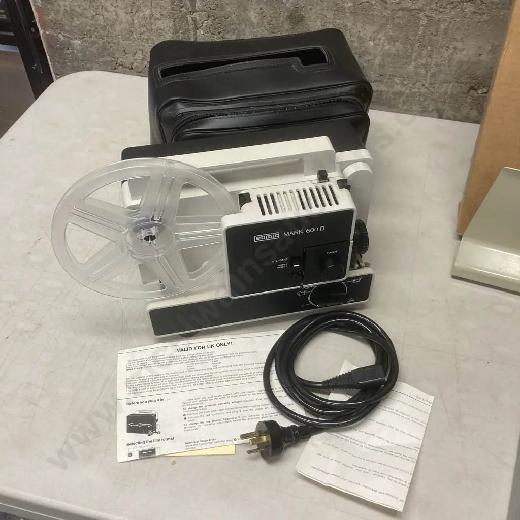 Hanimex 2300A Slide Projector, 3 Drums, Eumig Mark 600D Projector, Leinwald Projector Screen Image 1++