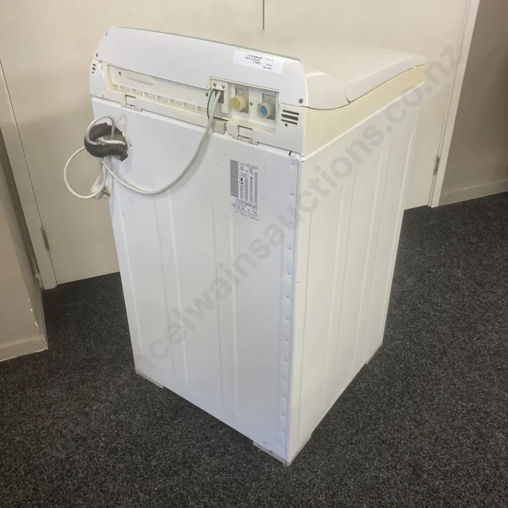 Fisher & Paykel IW511 Intuitive Top Load Washing Machine, #UPN581511 Image 1++