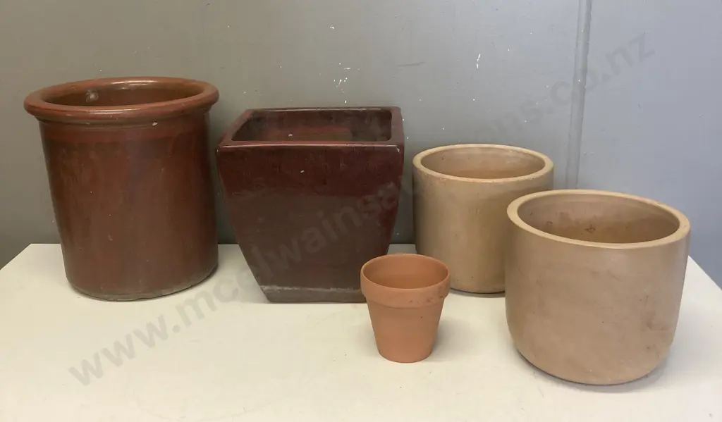 Lot of Five Terracotta Plant Pots, Burgundy Glazed 23 & 24cm, Pair of NOUVEAU Indoor Ellie 18cm Peach Pots, & Small Pot Image 1++