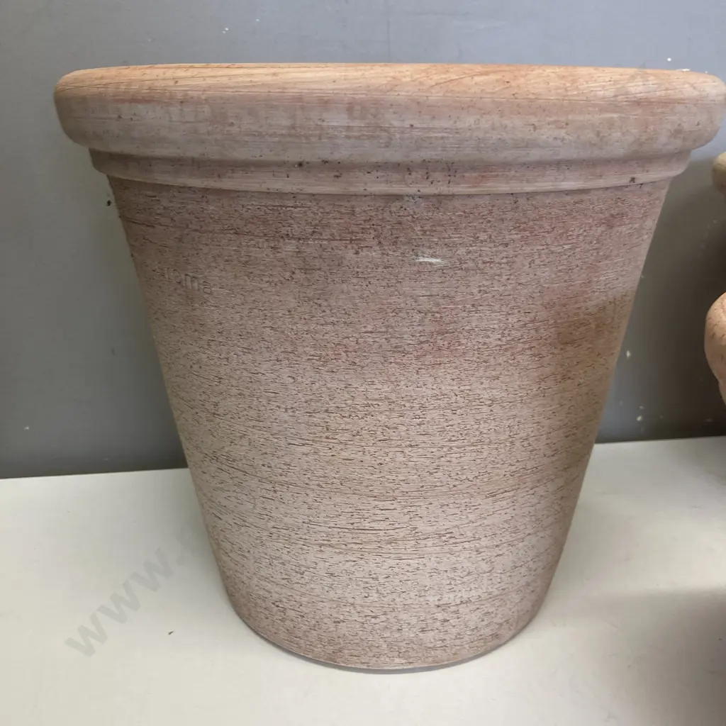 Set of Four DEROMA Etrusca Plant Pots - 20, 25 & 29cm Image 1++
