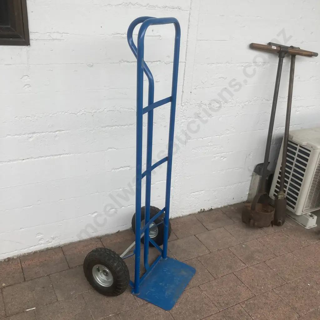 Blue Sack Barrow With Inflatable Tyres Image 1++