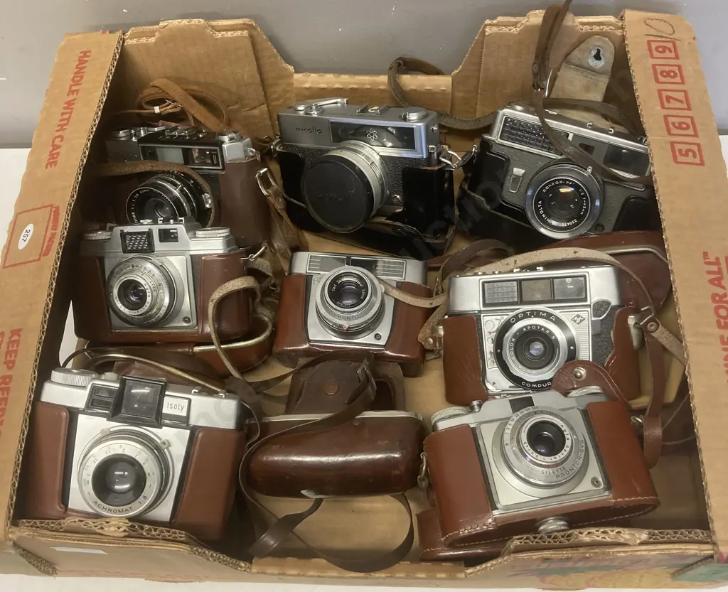 Box Lot Cameras Image 1++